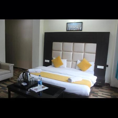 โรงแรมสเตย์ เวลล์ Banikhet ภายนอก รูปภาพ